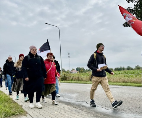 VI Piesza Pielgrzymka Tradycji do Wąwolnicy, 2025 — fotografia 60